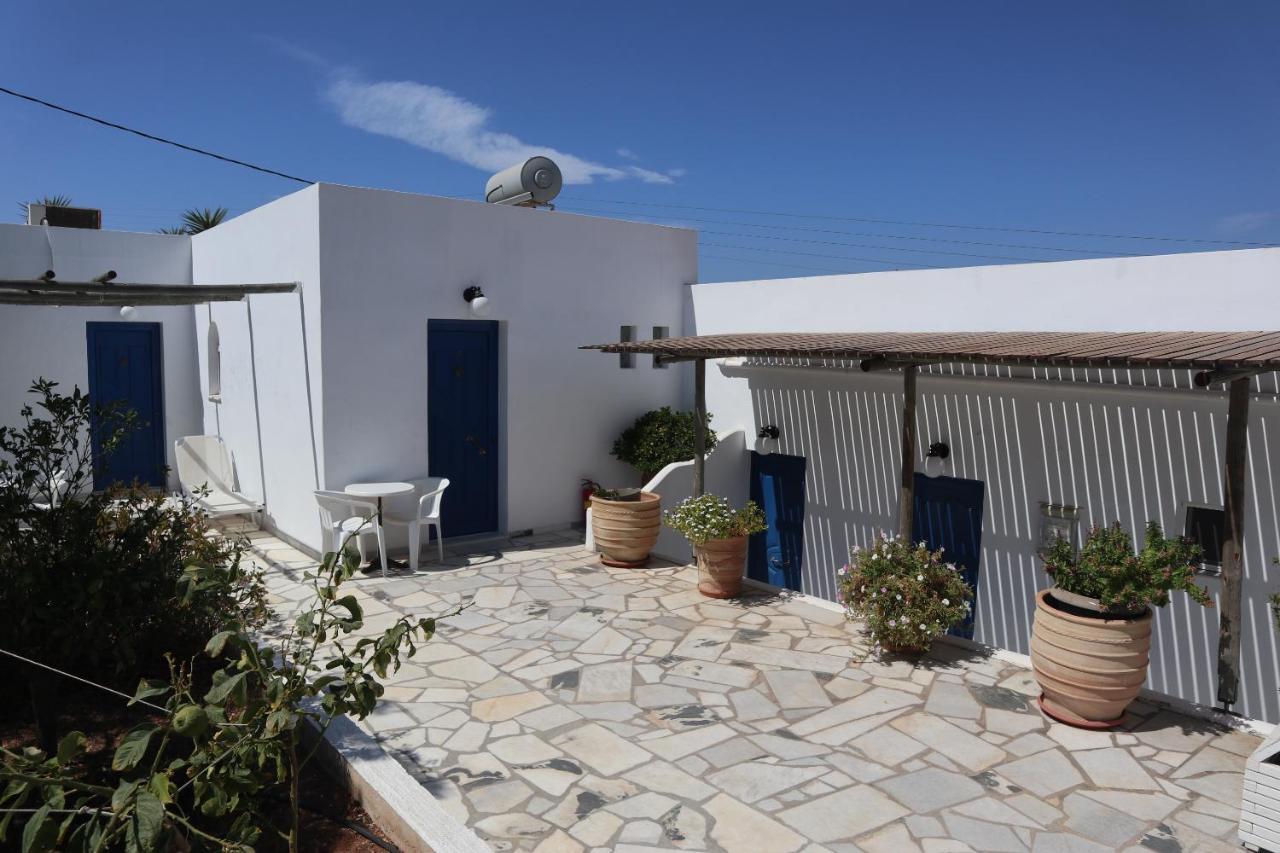 Anna'S Place Rooms Irakleia  Exterior photo